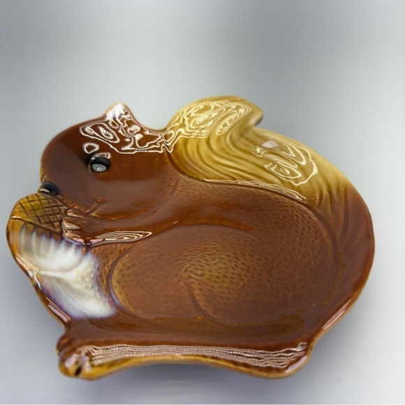 Vintage Ceramic Squirrel Acorn Dish - Picture 3 of 7